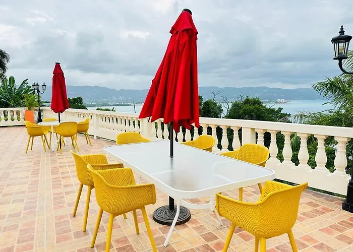 Falcon Sunset 2br- Airport Transport Available -security-gated Apartment *