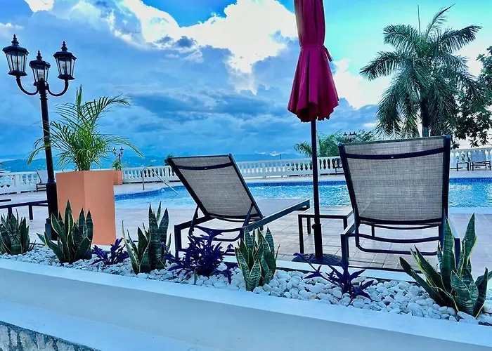 Apartment Falcon Sunset 2br- Airport Transport Available -security-gated *