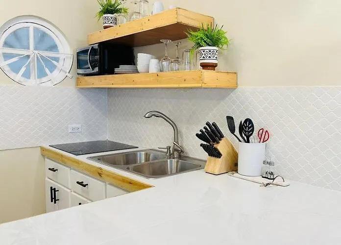 Falcon Sunset 2br- Airport Transport Available -security-gated Apartment Montego Bay