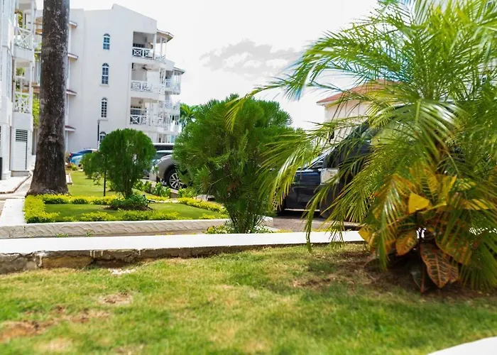 Falcon Sunset 2br- Airport Transport Available -security-gated